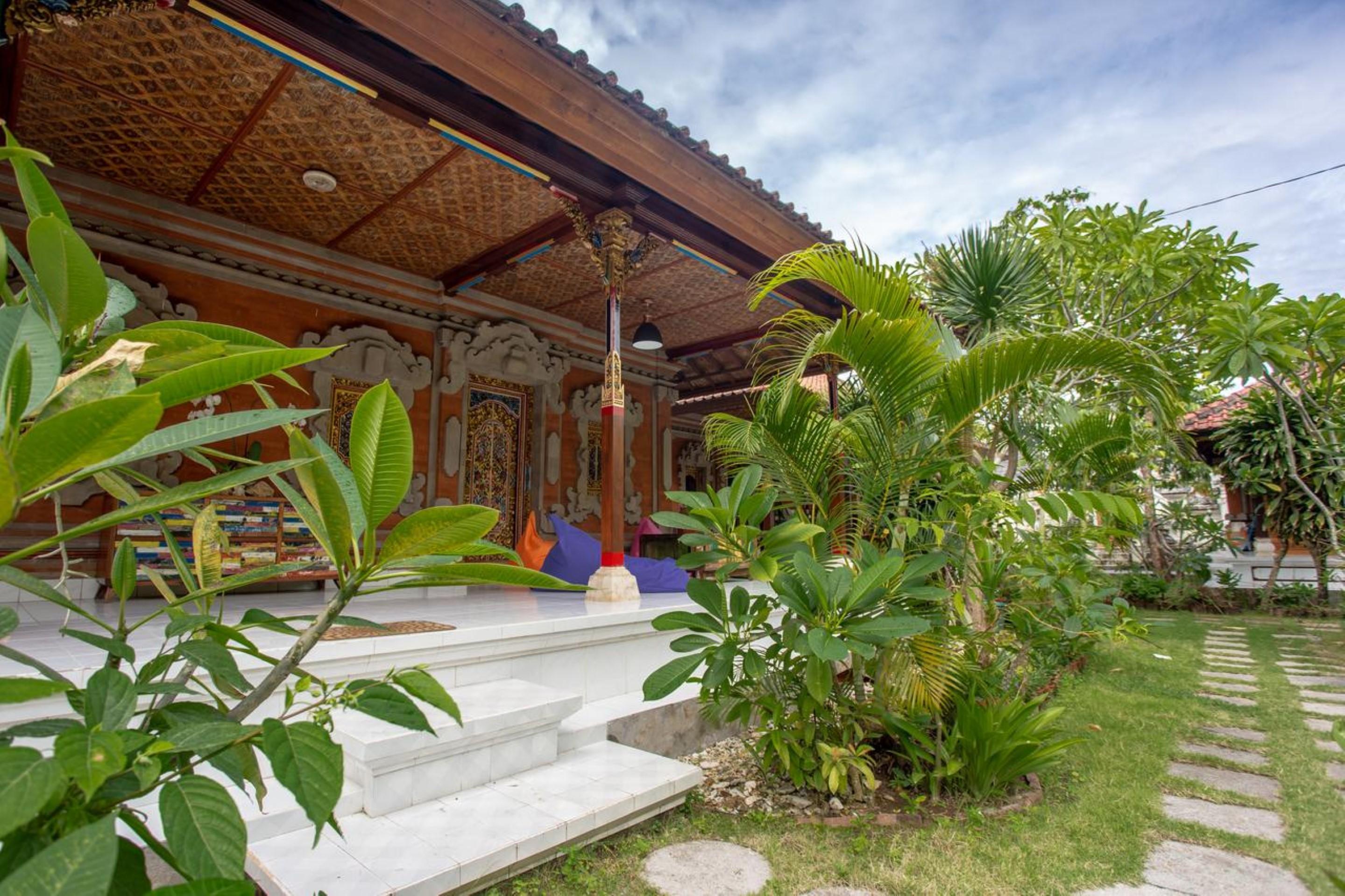 Nushe Hostel Batununggul Bagian luar foto